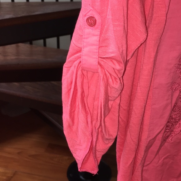 Button Down Quarter Sleeve Top - Picture 3 of 3